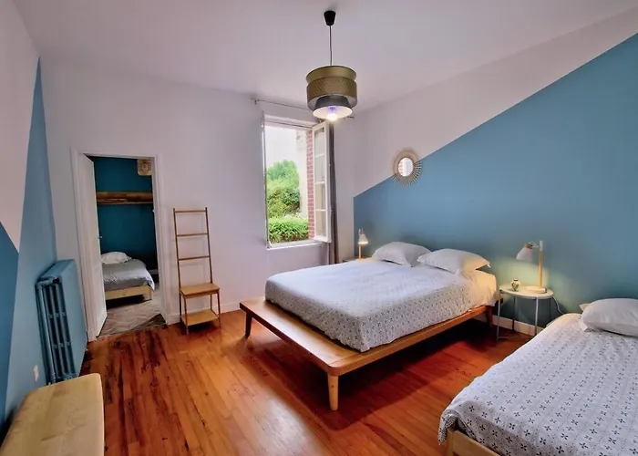 Semesterbostad La Grande Maison De Suzanne Et Son Jardin