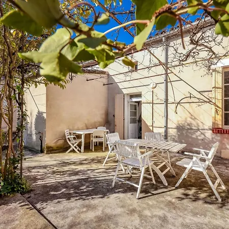 Casa de Férias La Grande Maison De Suzanne Et Son Jardin *