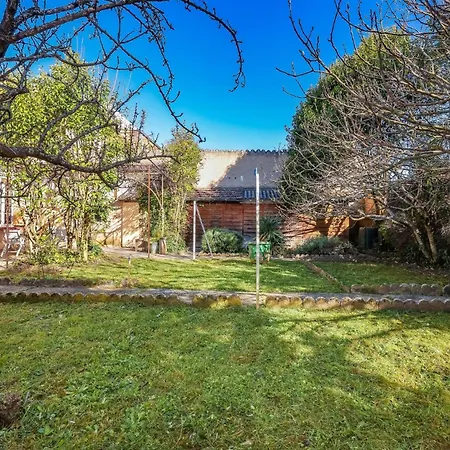 Casa de Férias La Grande Maison De Suzanne Et Son Jardin